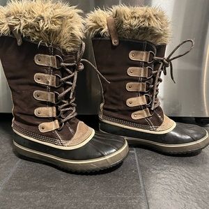 Sorel Joan of arc winter boots in brown and taupe